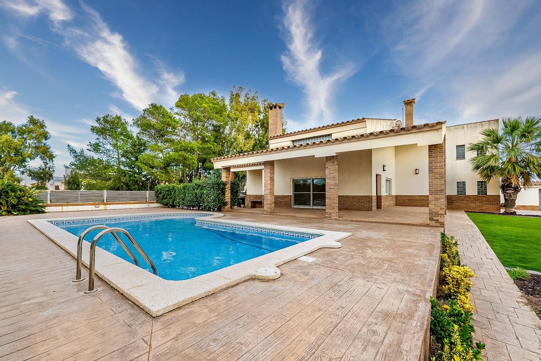 Villa in Deltebre, Catalonia, Spain 2 - 17093977