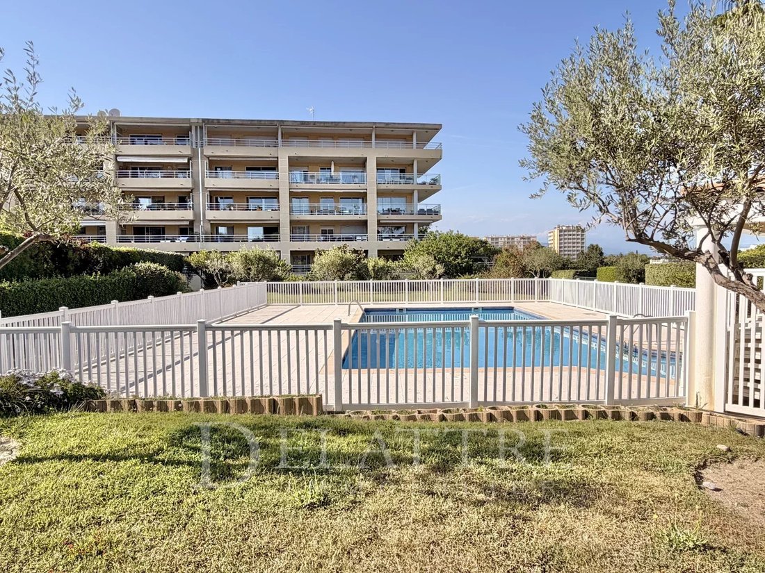 Appartamento a Les Bastides, Antibes, Francia 1 - 17797388