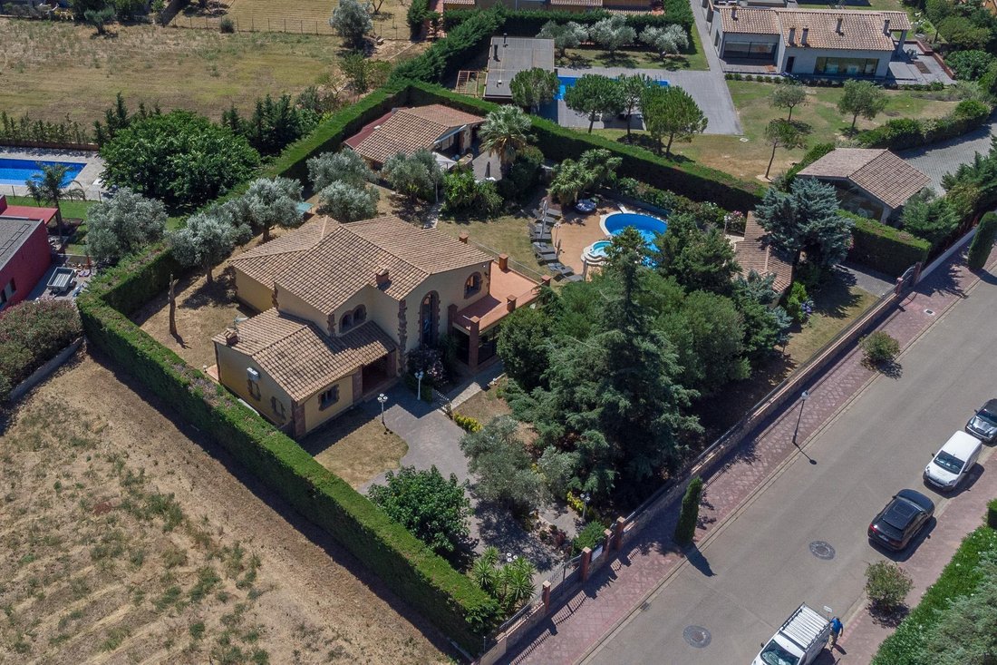 Villa in Peralada, Catalonia, Spain 1 - 16989299