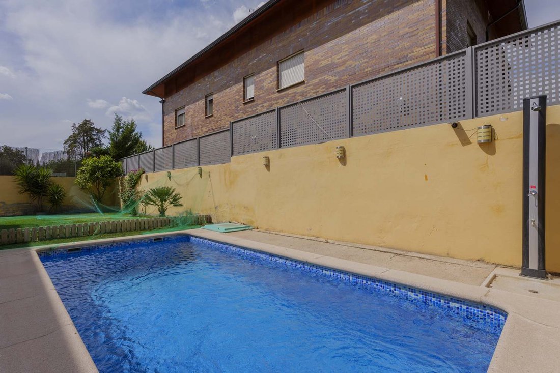 Villa in Pozuelo de Alarcon, Comunidad de Madrid, Spain 4 - 17734745