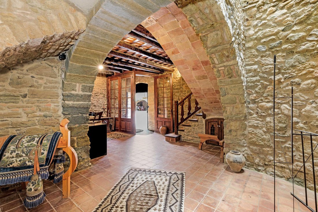 Villa in Cruilles, Monells i Sant Sadurni de l'Heura, Catalonia, Spain 3 - 16987820