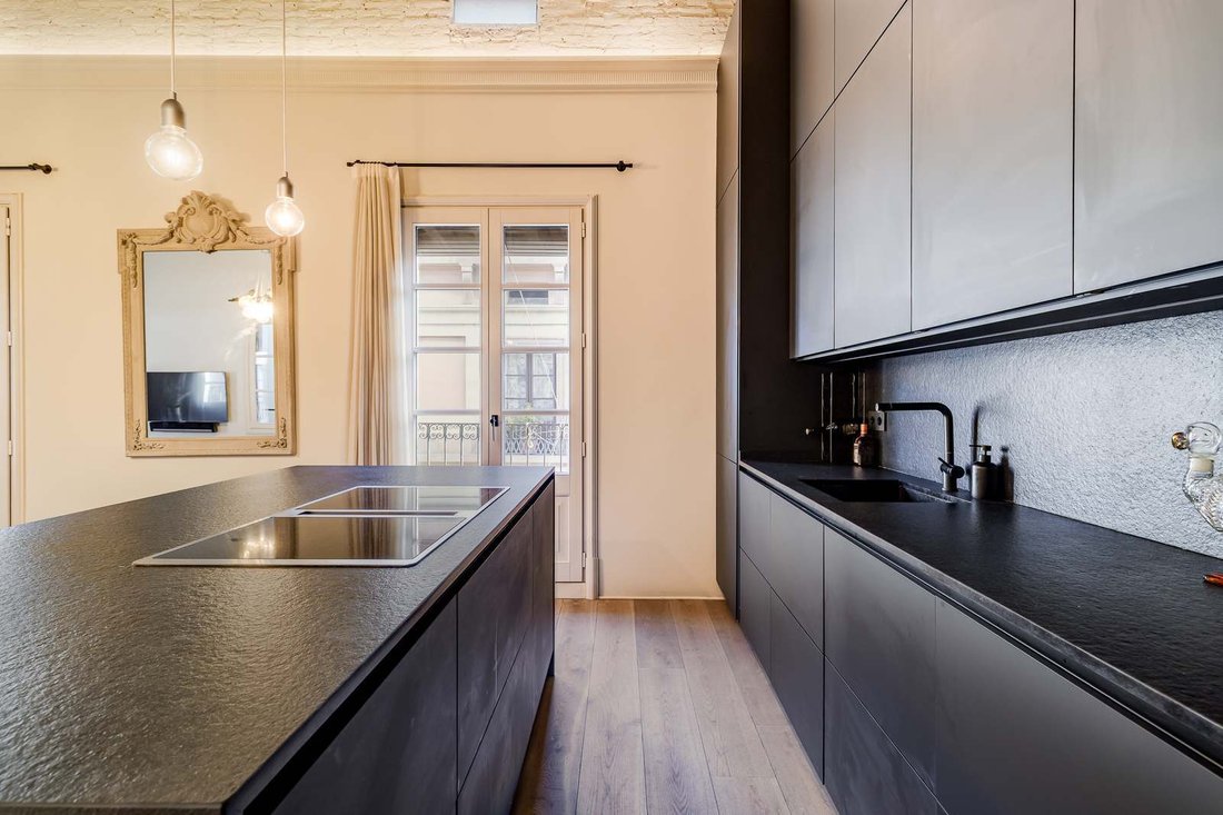 Apartment in Ciutat Vella, Barcelona, Spain 4 - 17629618