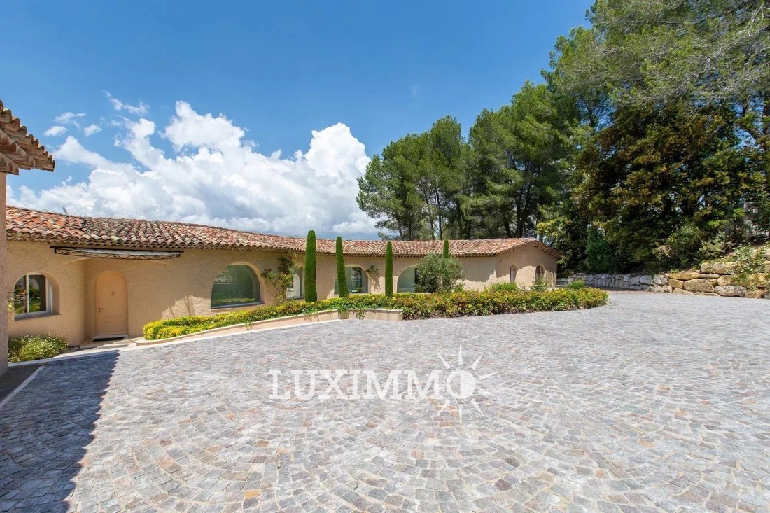 Villa in Mougins, Provence-Alpes-Côte d'Azur, France 4 - 13769295