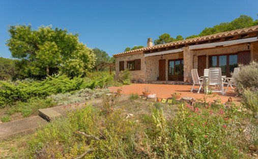 Landhaus in Ventalló, Katalonien, Spanien 1