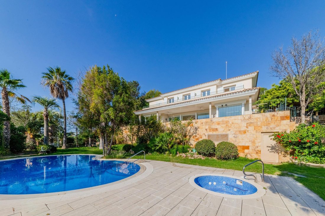 Villa in Sitges, Catalonia, Spain 2 - 16987972