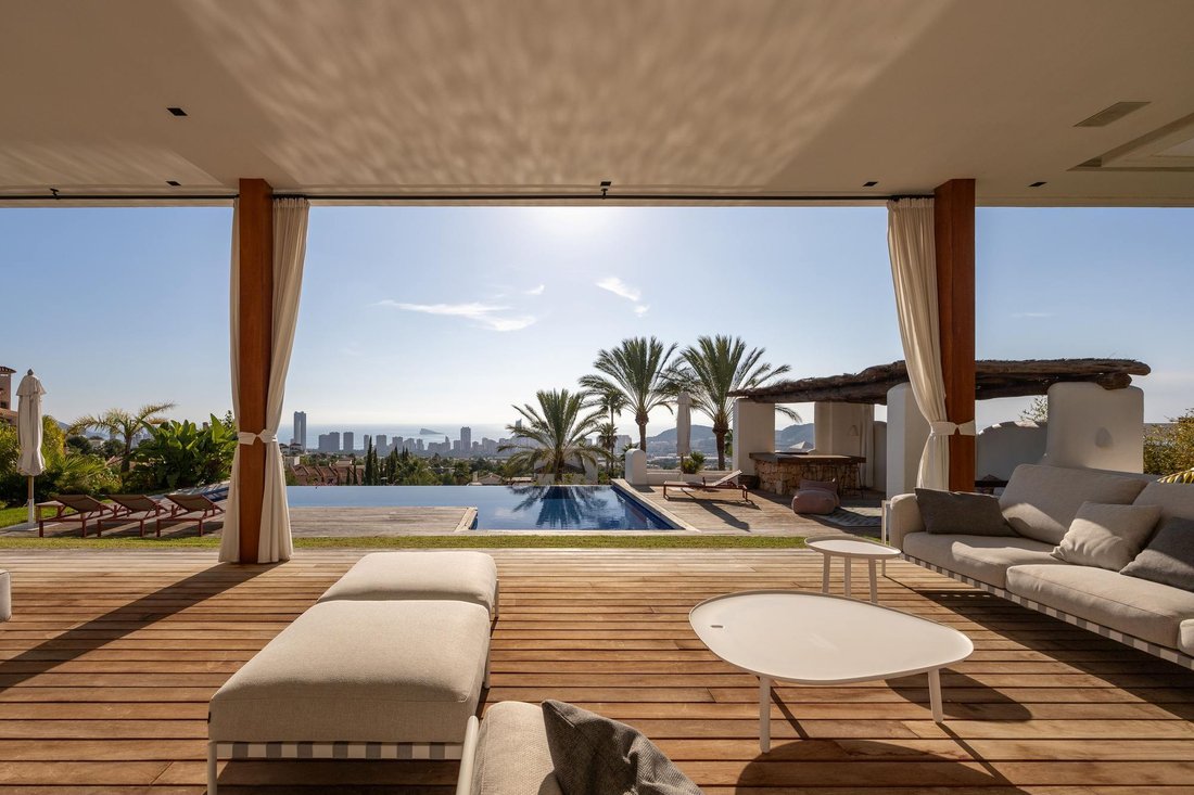 Villa in Finestrat, Valencian Community, Spain 1 - 16988498