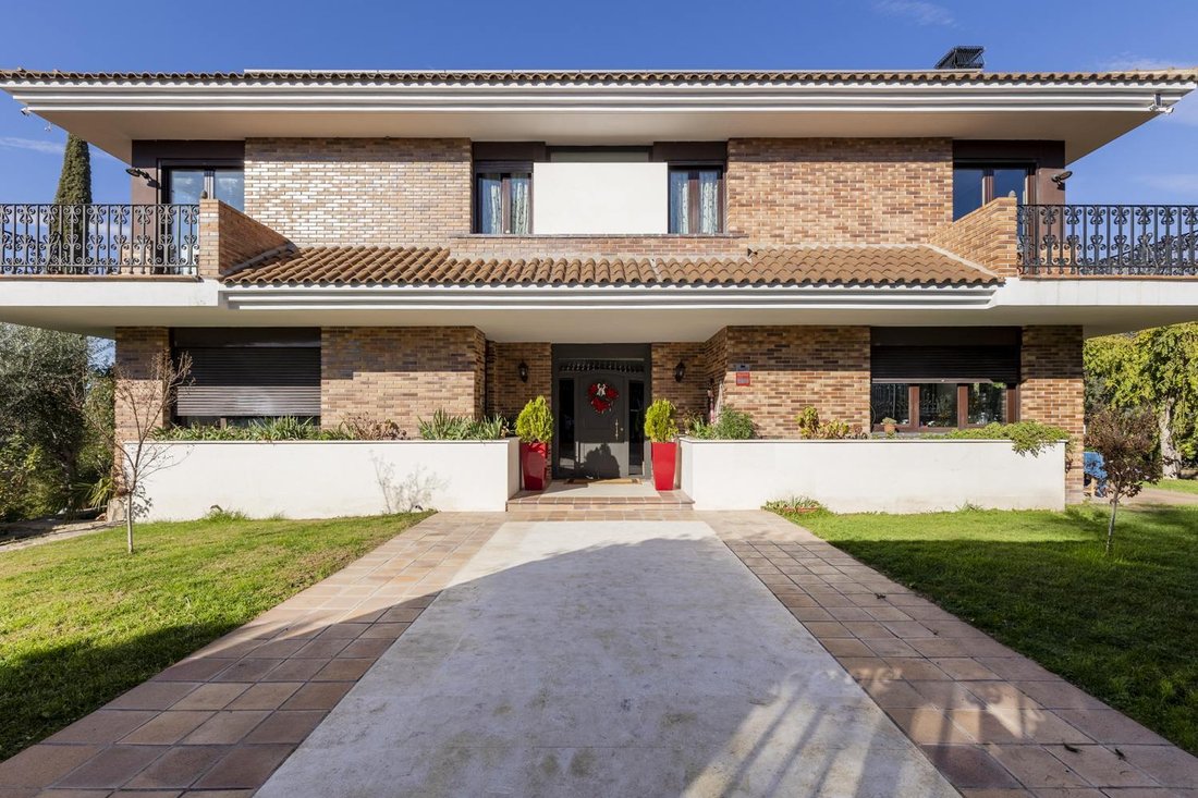 Villa in Pozuelo de Alarcon, Comunidad de Madrid, Spain 3 - 16988775