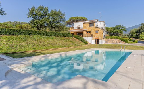 Landhaus in Gualba, Katalonien, Spanien 1