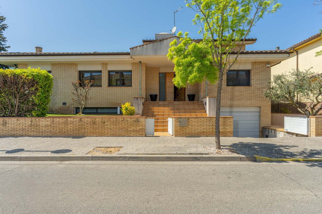 Villa in Sarria de Ter, Catalonia, Spain 2 - 17703443