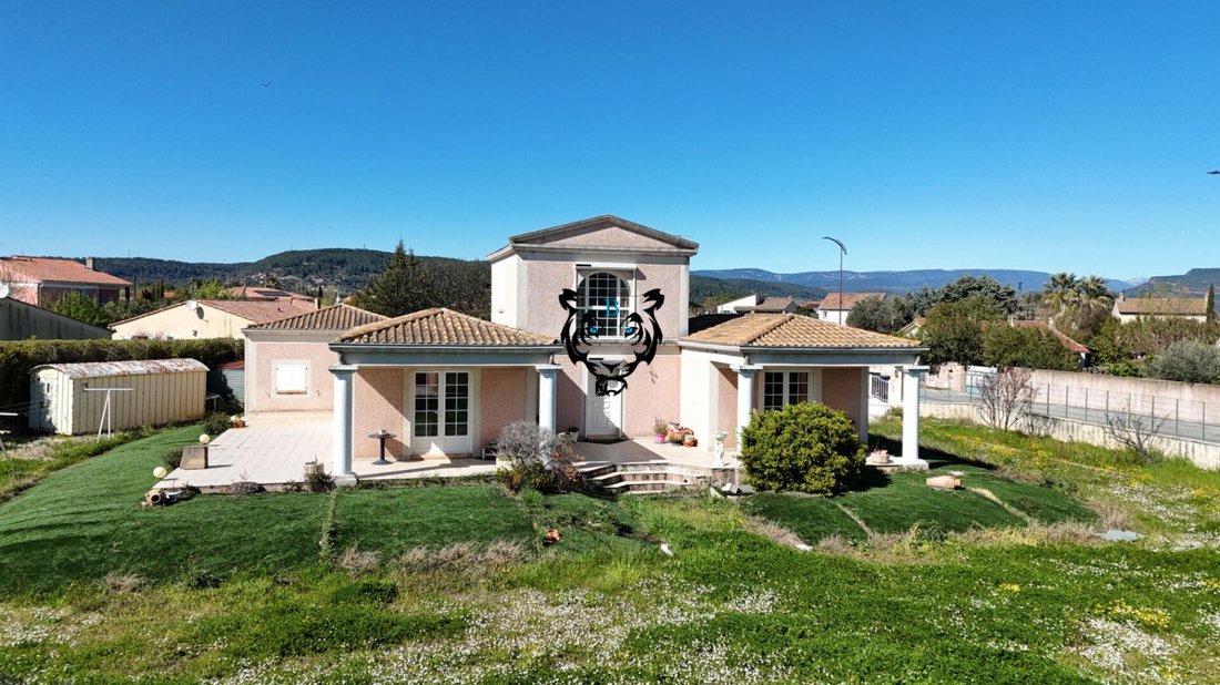 House in Partie Nord-Ferrieres-Cadenades-Rouviere, Le Muy, France 1 - 17543306