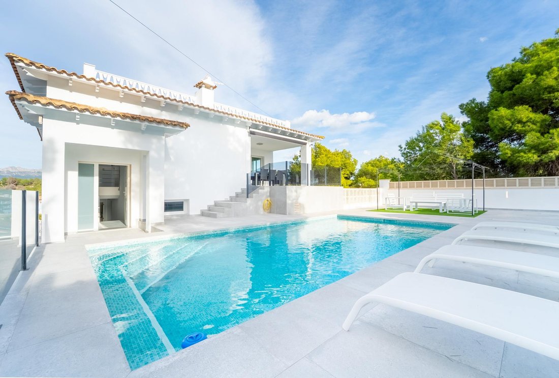 Villa in la Nucia, Valencian Community, Spain 2 - 16987499