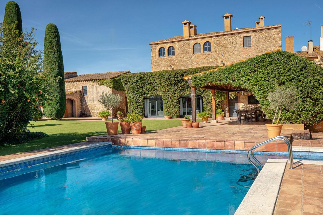 Villa in Ullastret, Catalonia, Spain 3 - 16988307