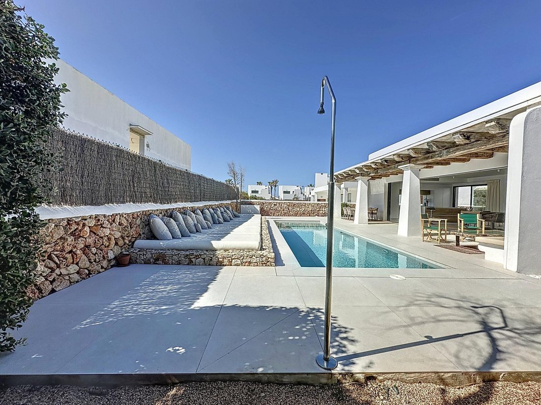 Villa in es Mercadal, Balearic Islands, Spain 4 - 16989652
