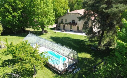 Estate in Courcelles-Chaussy, Grand Est, France 1