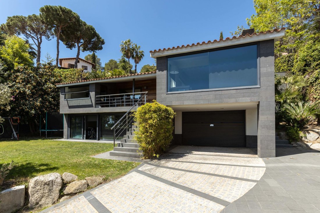 Villa in Premia de Dalt, Catalonia, Spain 1 - 16989089