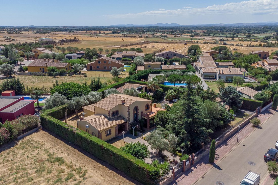 Villa in Peralada, Catalonia, Spain 3 - 16989299