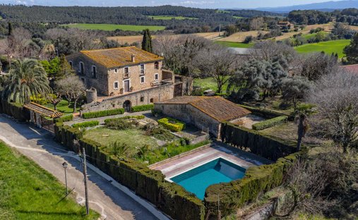 Country House in Fontcoberta, Catalonia, Spain 1