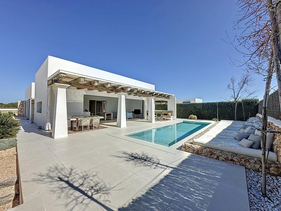 Villa in es Mercadal, Balearic Islands, Spain 2 - 16989652