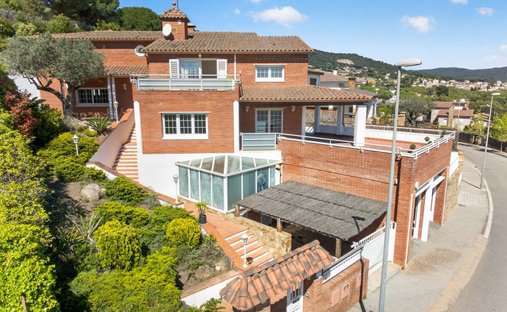 Villa in Argentona, Katalonien, Spanien 1