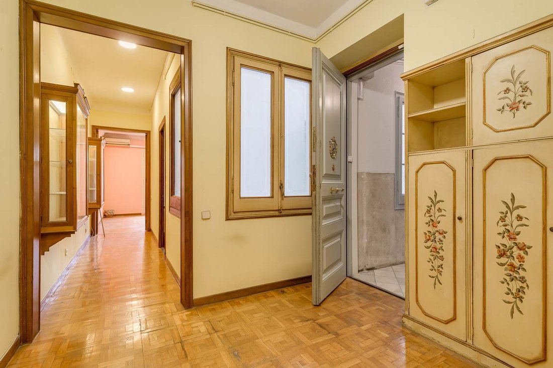 Apartment in Eixample, Barcelona, Spain 2 - 17531414