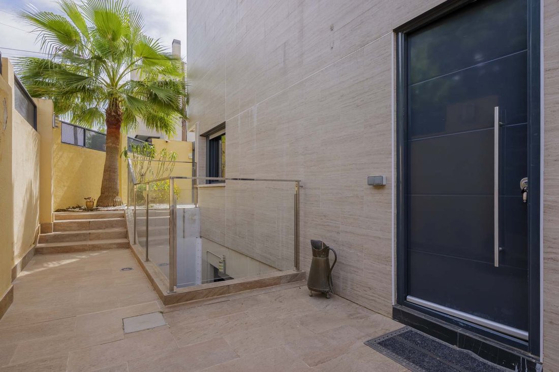Villa in Pozuelo de Alarcon, Comunidad de Madrid, Spain 5 - 17734745