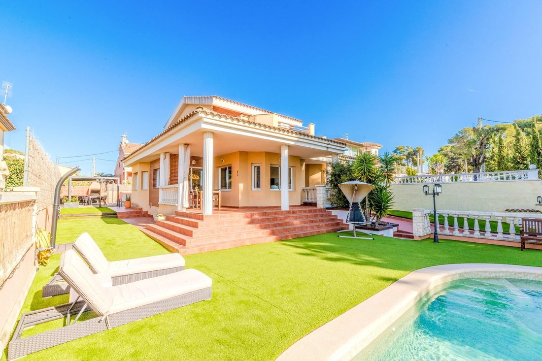 Villa in Sant Pere de Ribes, Catalonia, Spain 1 - 16988243