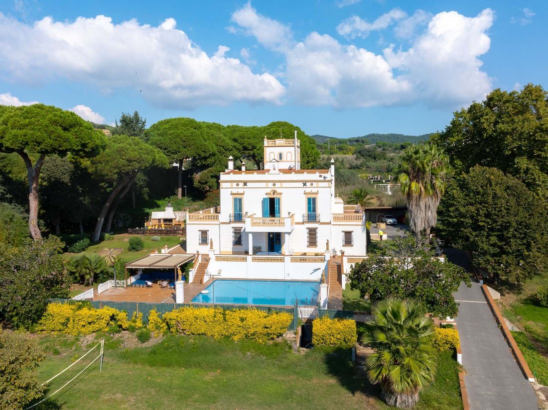 Villa in Arenys de Mar, Catalonia, Spain 1 - 16988246