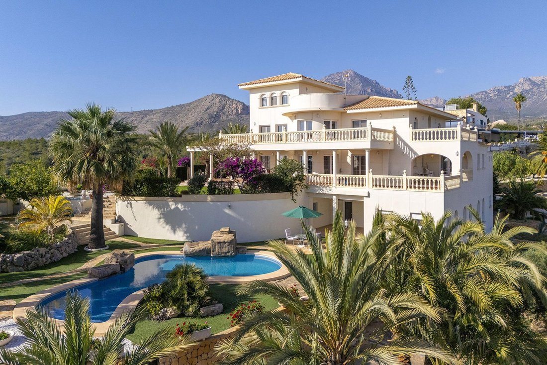 Villa in Benidorm, Valencian Community, Spain 2 - 16988916