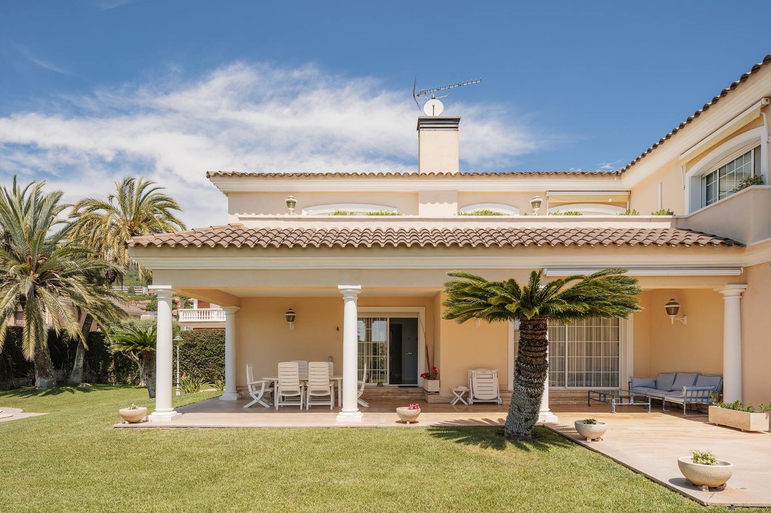 Villa in Vilassar de Dalt, Catalonia, Spain 5 - 16989023