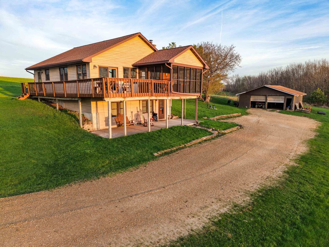 House in Viroqua, Wisconsin, United States 3 - 17793014