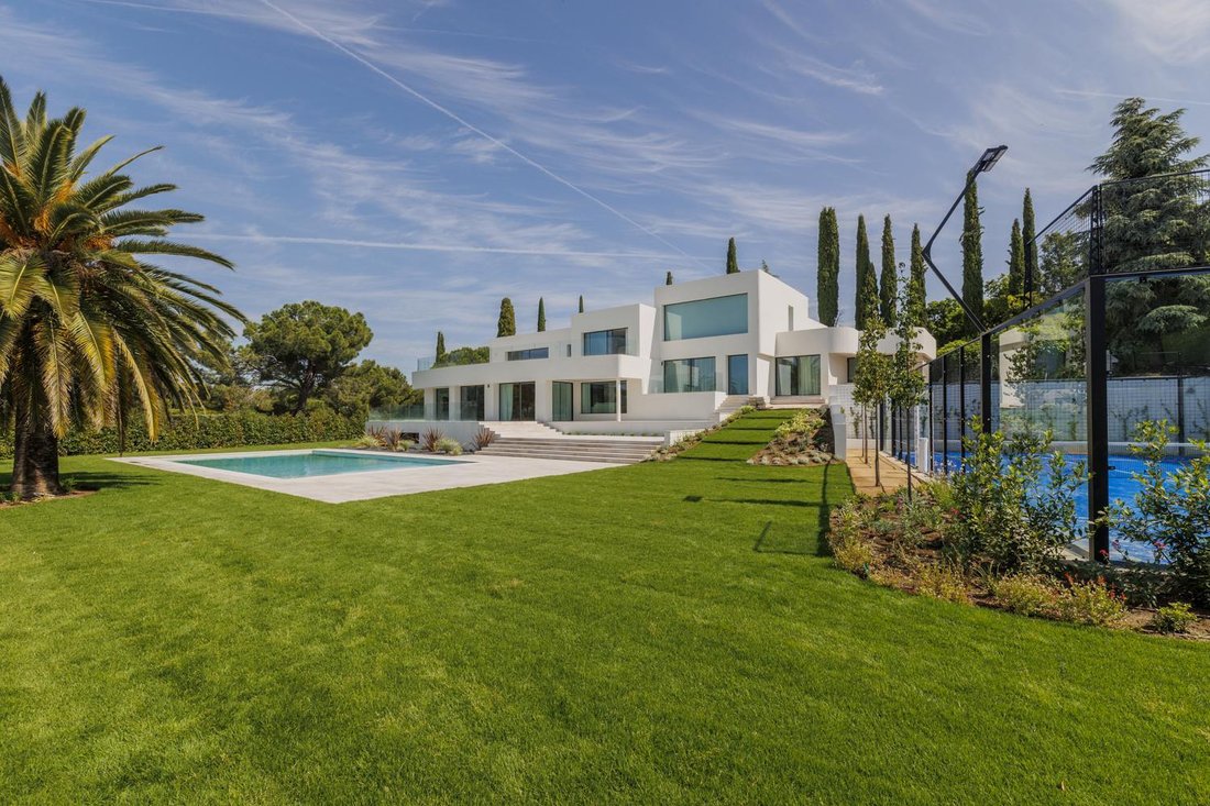 Villa in Boadilla del Monte, Comunidad de Madrid, Spain 2 - 17133397