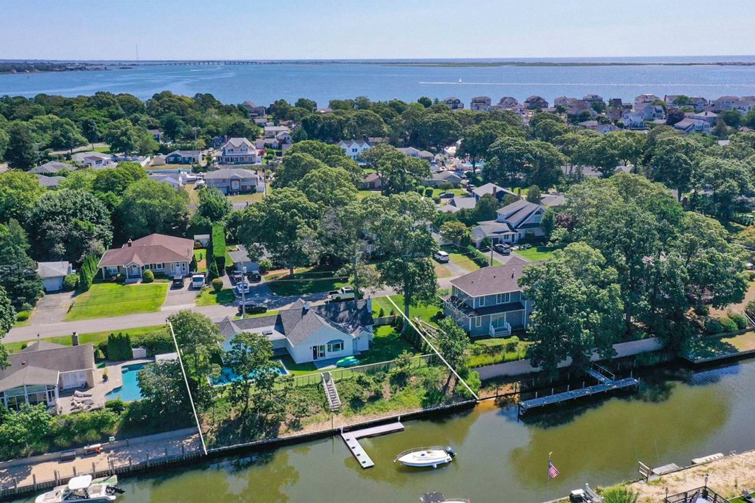 Farm Ranch in East Quogue, New York, United States 1 - 17797446