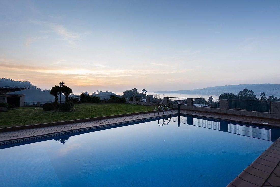 Villa in Marin, Galicia, Spain 5 - 16988814