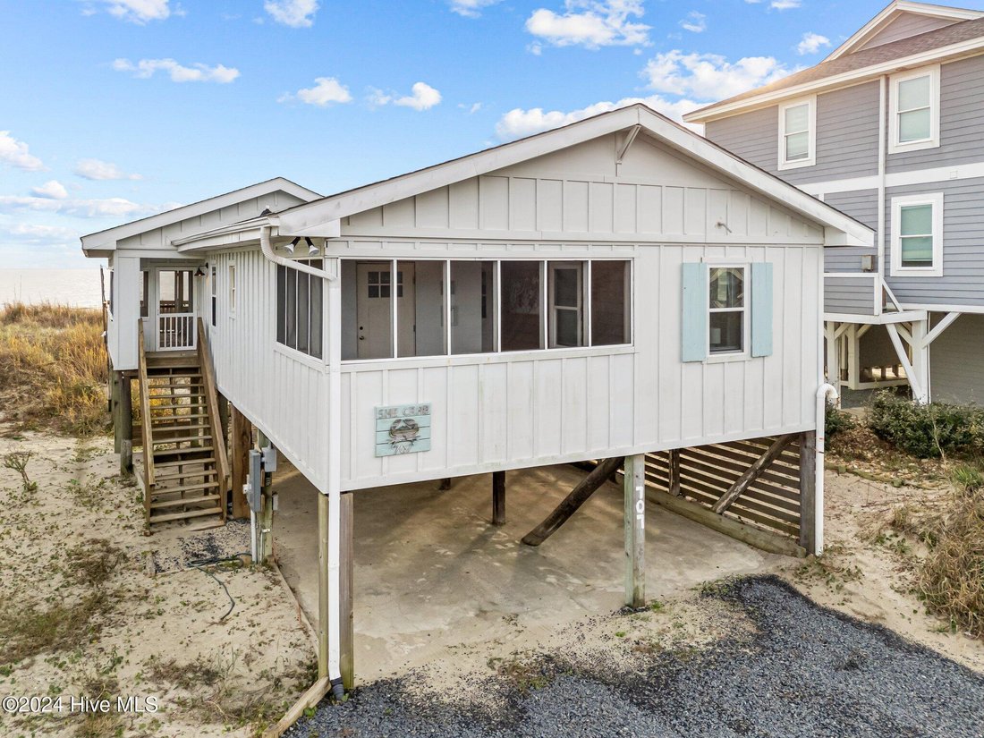 House in Oak Island, North Carolina, United States 1 - 17799763