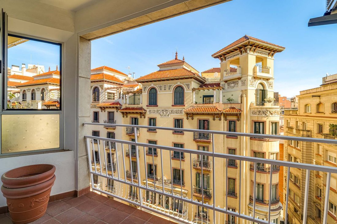 Apartment in Sarrià-Sant Gervasi, Barcelona, Spain 3 - 17549979