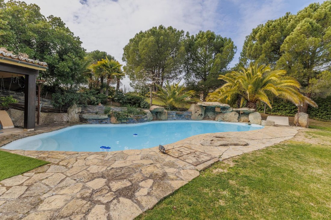 Villa in Boadilla del Monte, Comunidad de Madrid, Spain 4 - 16988946