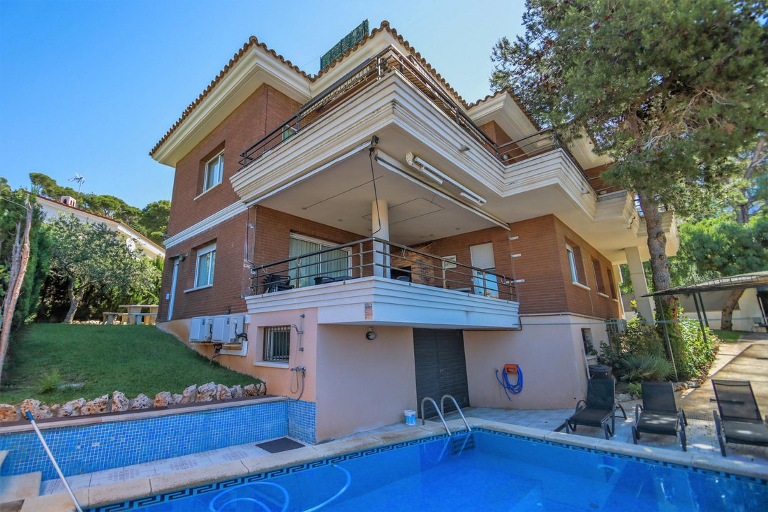 Villa in Salou, Catalonia, Spain 3 - 17289193