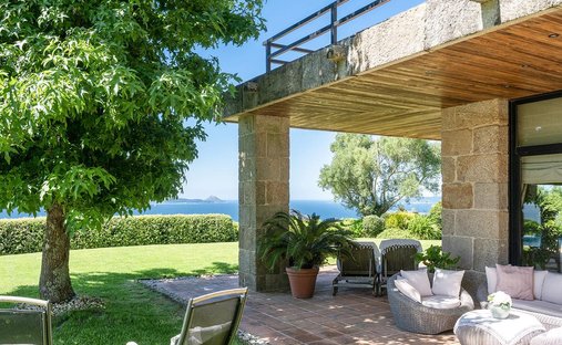 Villa in Nigran (District), Nigrán, Spanien 1