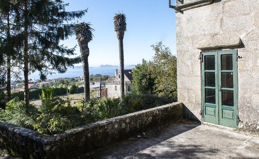Country House in Priegue, Nigran, Spain 1