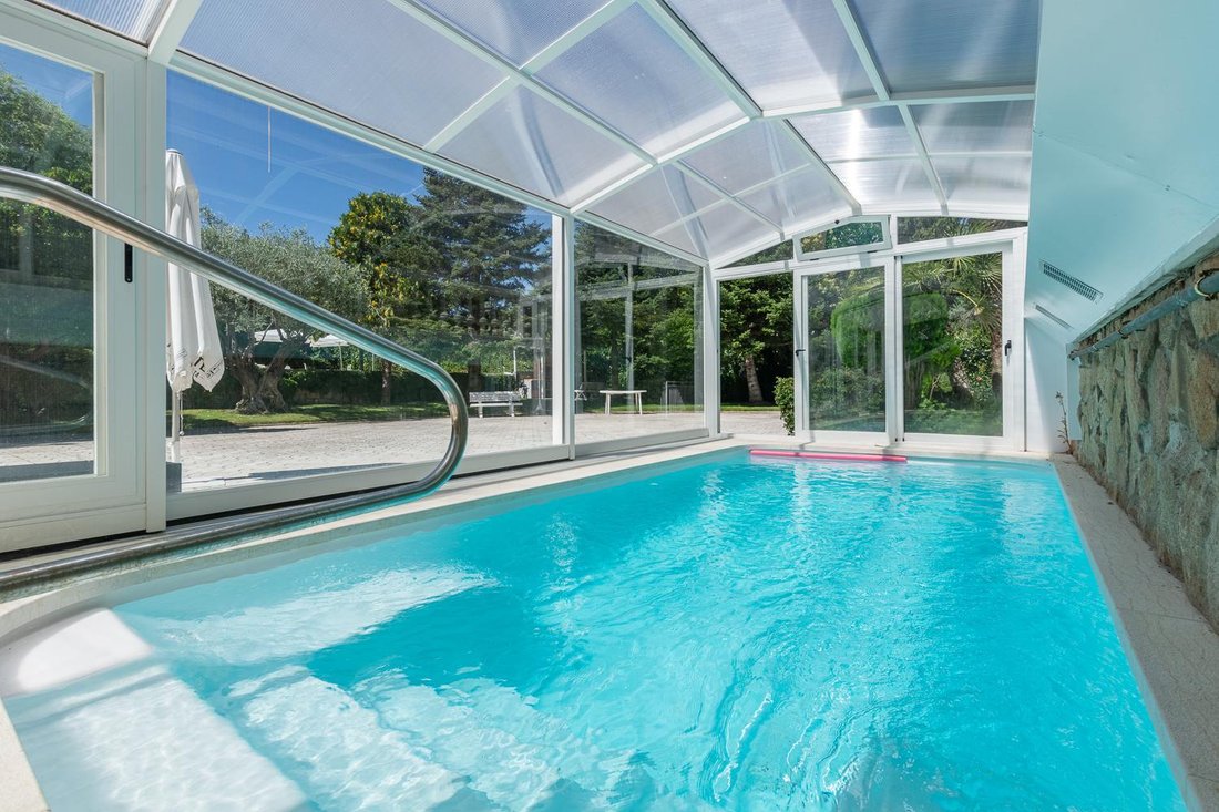 Villa in Somosaguas, Pozuelo de Alarcon, Comunidad de Madrid 3 - 16989134