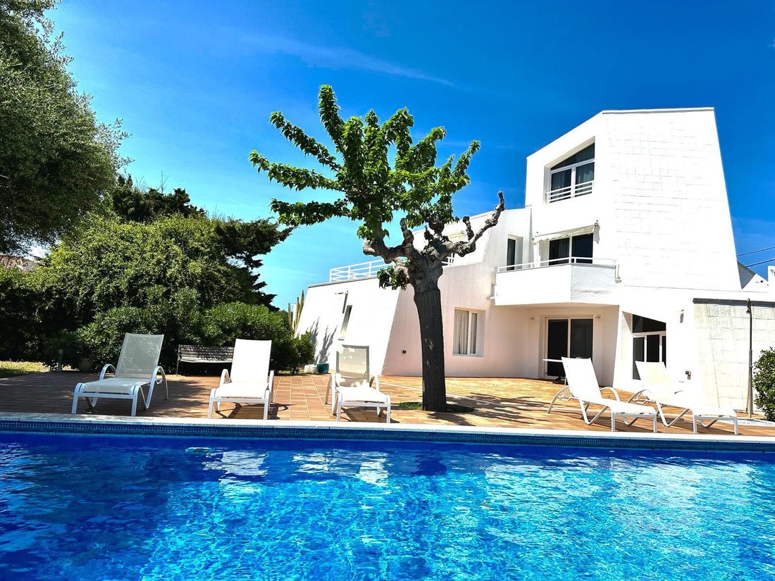 Villa in es Castell, Balearic Islands, Spain 2 - 16988219