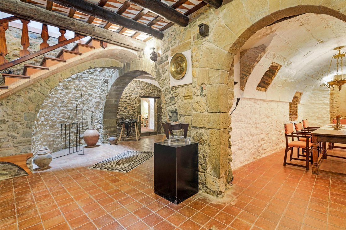 Villa in Cruilles, Monells i Sant Sadurni de l'Heura, Catalonia, Spain 4 - 16987820