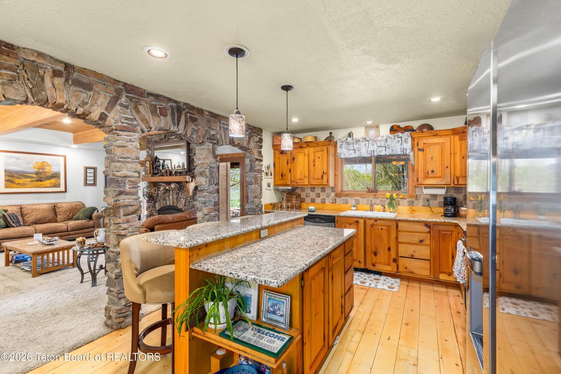 House in Alpine, Wyoming, United States 1 - 17799952