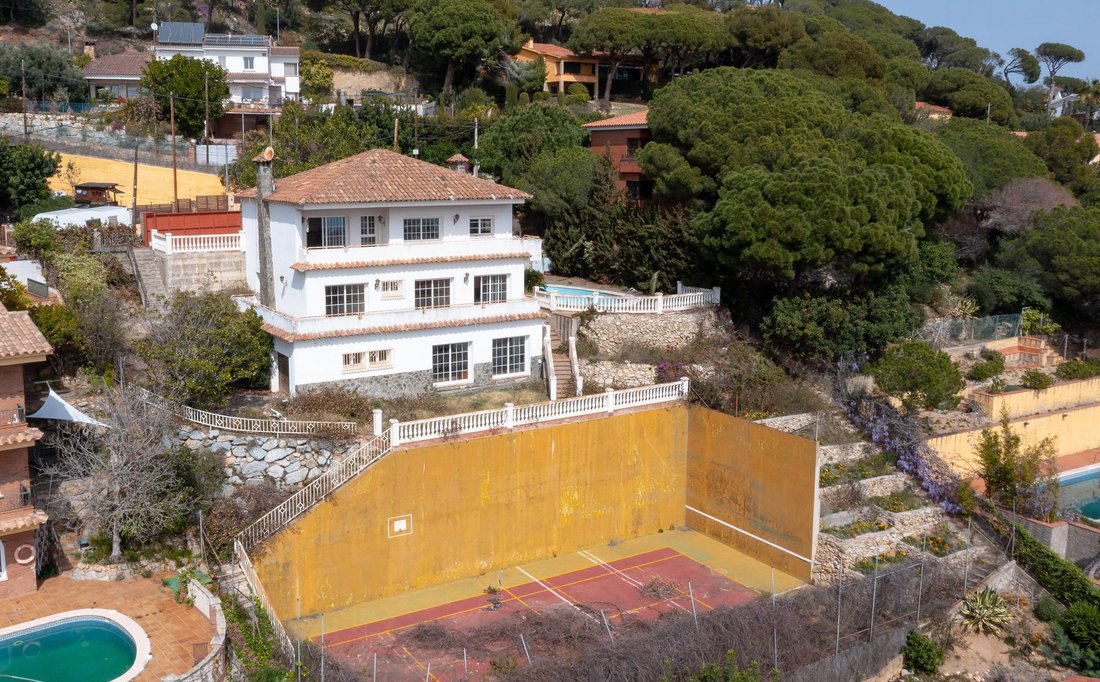 Villa in Premia de Dalt, Catalonia, Spain 3 - 16988925