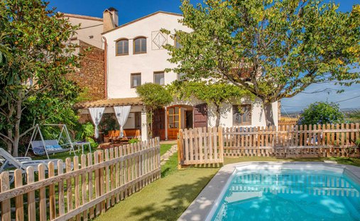 Casa de Campo en La Bisbal del Ampurdán, Cataluña, España 1