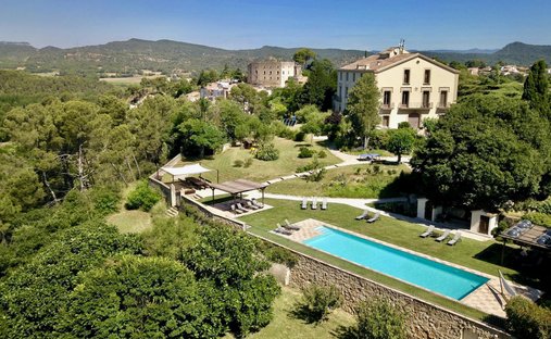 Country House in la Torre de Claramunt, Catalonia, Spain 1