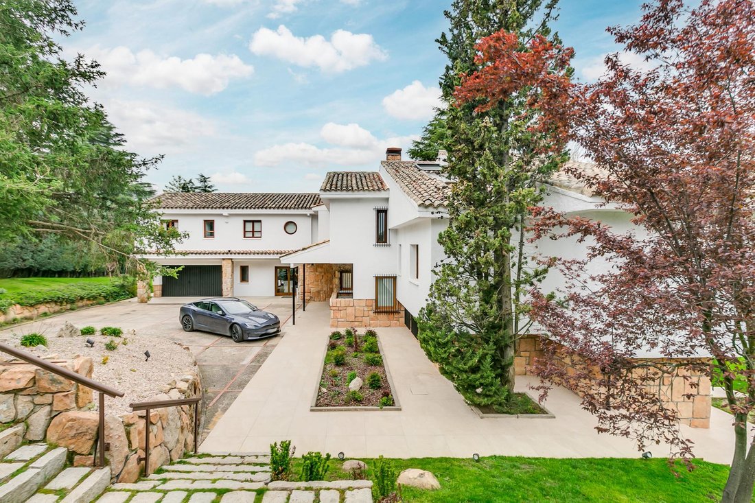 Villa in La Moraleja, Alcobendas, Comunidad de Madrid 2 - 16989496