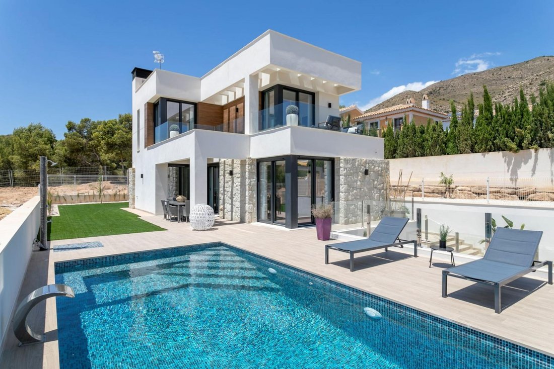 Villa in Finestrat, Valencian Community, Spain 2 - 16989026