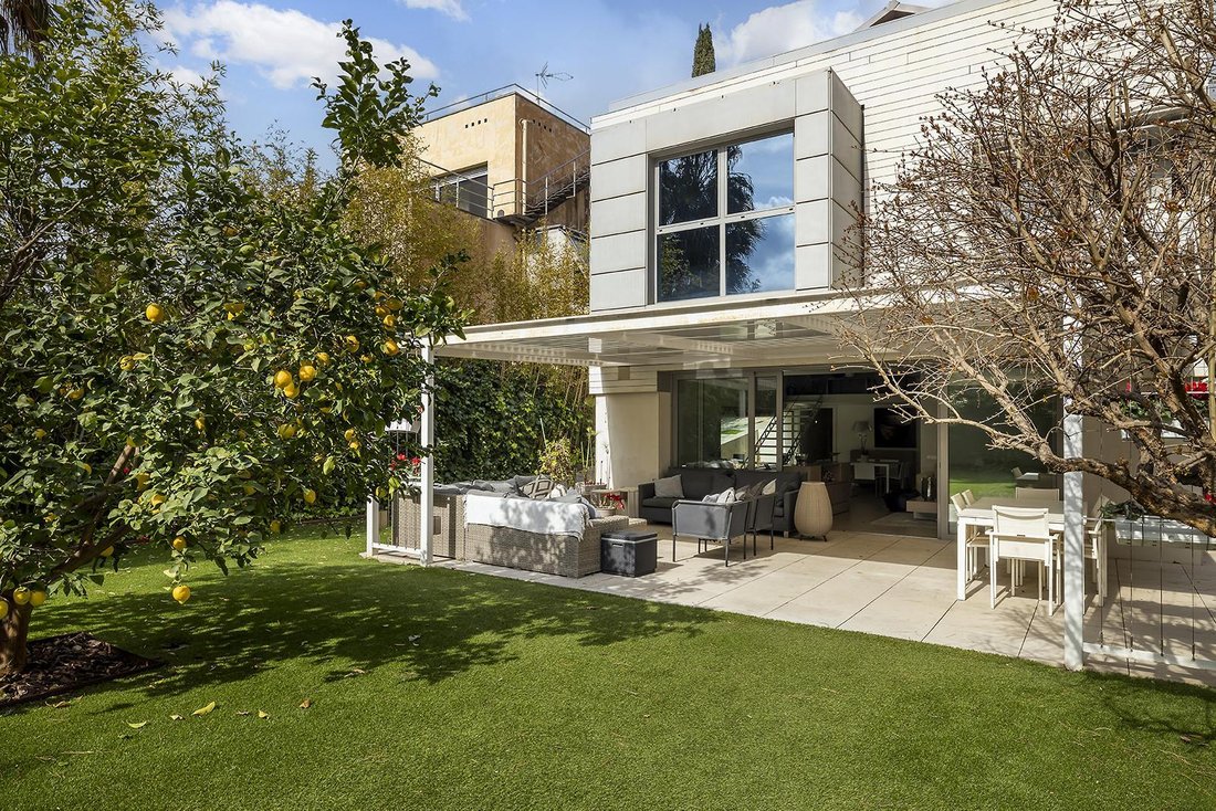 Villa in Les Corts, Barcelona, Spain 5 - 17401709