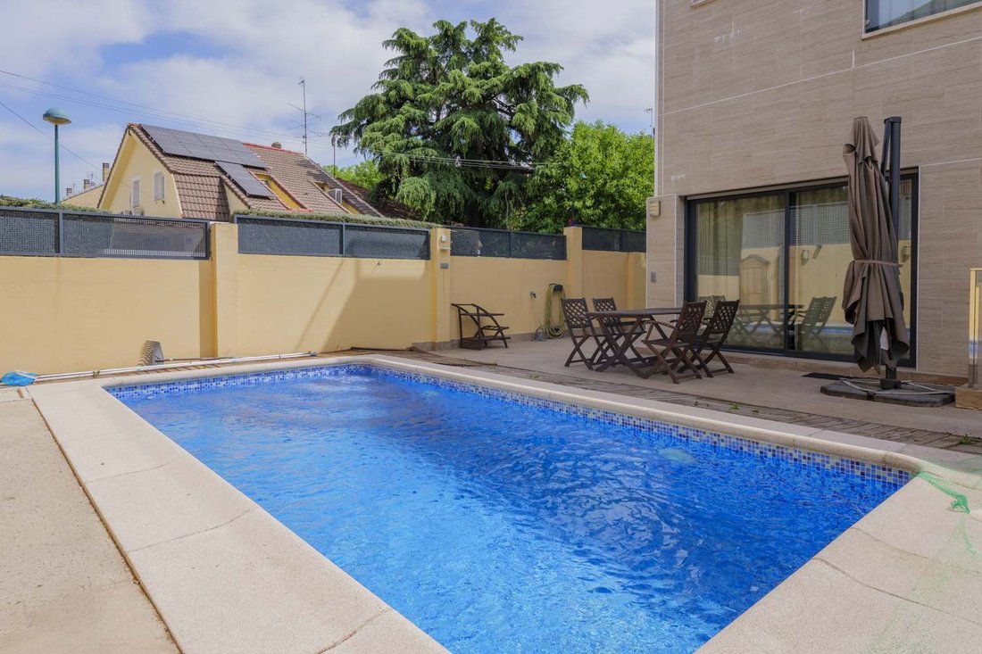 Villa in Pozuelo de Alarcon, Comunidad de Madrid, Spain 2 - 17734745